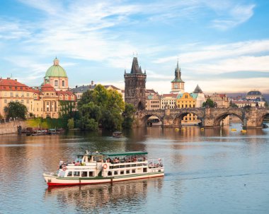 Prag'da turistik tekne