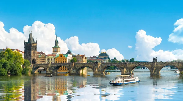 Puente de Carlos en Praga — Foto de Stock