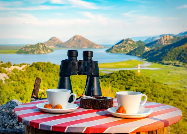 Montañas y lago Skadar —  Fotos de Stock