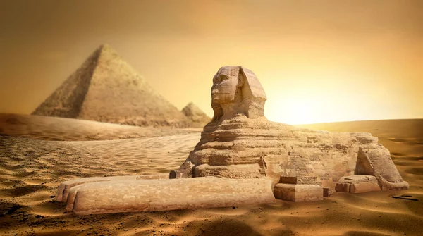 Sphinx under bright sun — Stock Photo, Image