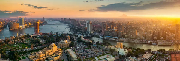 Káhira městská krajina při západu slunce — Stock fotografie
