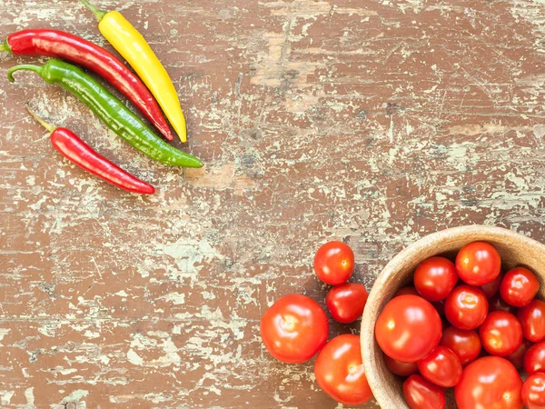 Tomates mûres et piments forts — Photo