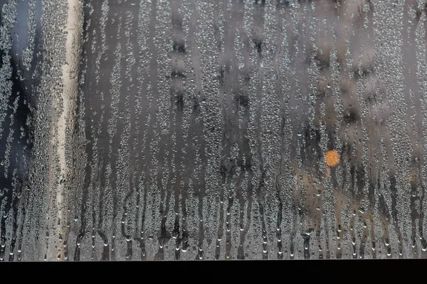 Yoğuşma akan su pencere cam veya buhar sonra şiddetli yağmur, büyük doku ya da geçmişi