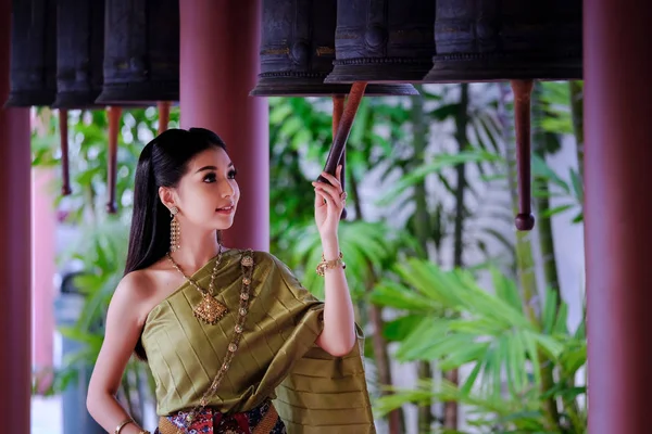 Beautiful Thai Girl Traditional Dress Costume Thai Temple Public Place — Stock Photo, Image