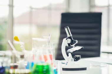 Kimyasal boru Seti geliştirme ve eczane ile laboratuarda mu