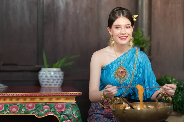 Thaise Vrouwen Dragen Traditionele Kostuums Oudheid Tijdens Ayutthaya Periode — Stockfoto