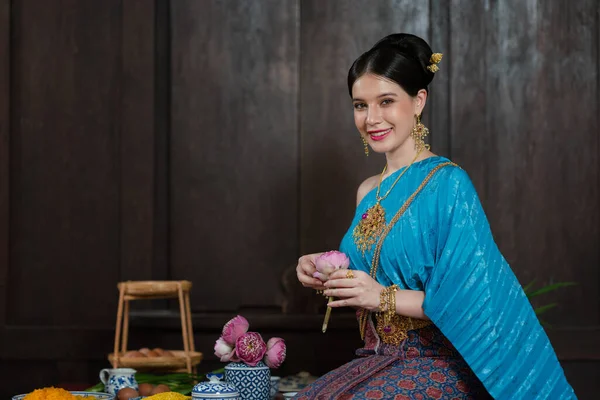 Thaise Vrouwen Dragen Traditionele Kostuums Oudheid Tijdens Ayutthaya Periode — Stockfoto