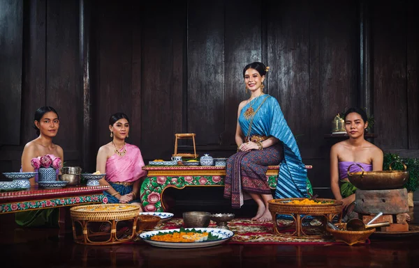 Thailändische Frauen Traditioneller Tracht Der Antike Während Der Ayutthaya Zeit — Stockfoto