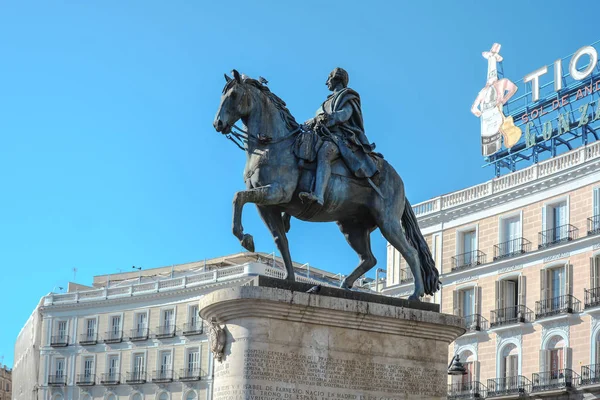 Monument van koning Karel III — Stockfoto