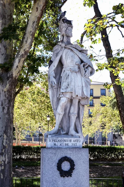 Asturias Heykeli Kralı Pelayo Stok Resim