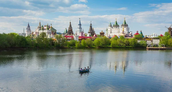 Μόσχα Ρωσία Μαΐου 2016 Κρεμλίνο Στο Izmailovo Αντανακλάται Στη Λίμνη — Φωτογραφία Αρχείου