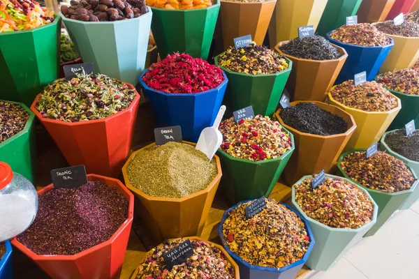 凯梅尔 2017年5月14日 在土耳其市场销售各种香料和茶叶 — 图库照片