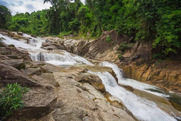 Alrededores Lugares Interés Cascada Yang Bay Vietnam —  Fotos de Stock