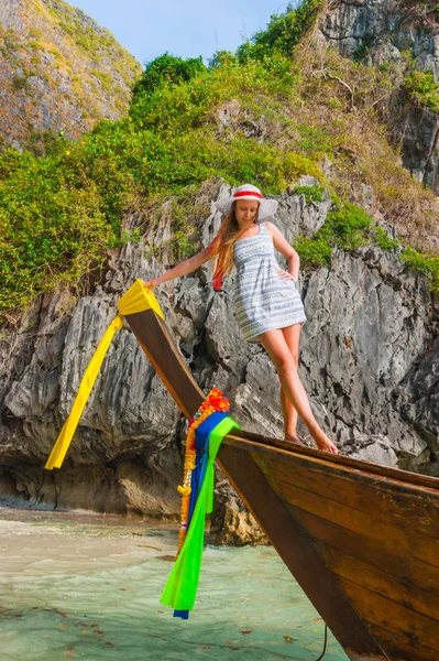 Meisje Een Boot Een Resort Thailand — Stockfoto