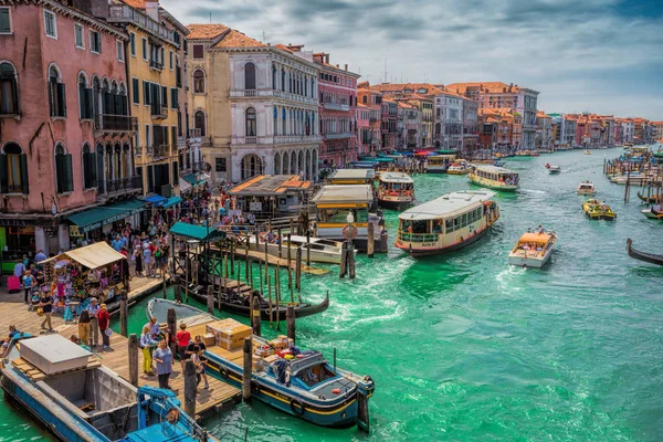 Venice Talya Haziran Rialto Köprüsü Nden Grand Canal Görünümünü — Stok fotoğraf