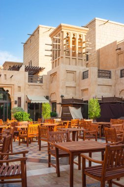 DUBAI, BAE - 15 Kasım: Souk Madinat Jumeirah.Madinat Jumeirah iki otel ve 29 geleneksel Arap evi kümesini kapsar. 15 Kasım 2012, Dubai