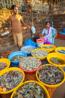 Hindistan, Goa, 17 Mart 2017. Balık ve diğer deniz ürünleri, Goa ve diğer devletler Hindistan pazarlarda