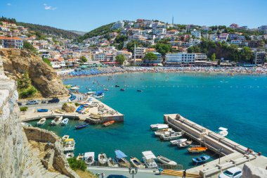 Ulcinj güneydeki Karadağ town kıyıları (5 ce