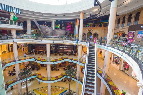 Keski Souq Mega Mall of Sharjah — kuvapankkivalokuva