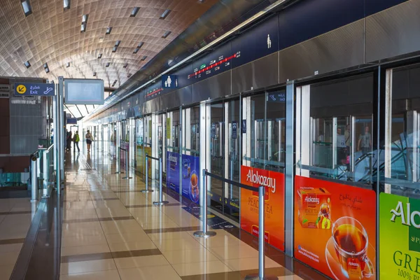 Dubai Metro as world's longest fully automated metro network (75 — Stock Photo, Image