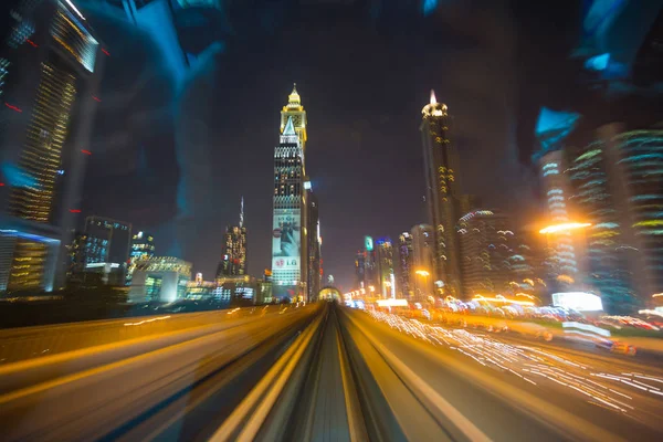 Metro w Dubaju jak najdłuższy na świecie w pełni zautomatyzowany sieci metra (75 — Zdjęcie stockowe