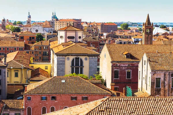 Utsikt över Venedigs hustak från ovan — Stockfoto