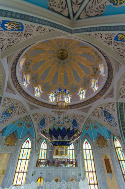 Rusya, Kazan, 13 Ağustos 2017. Kazan Kremlin 'de mavi kubbeli bir Müslüman camisi.