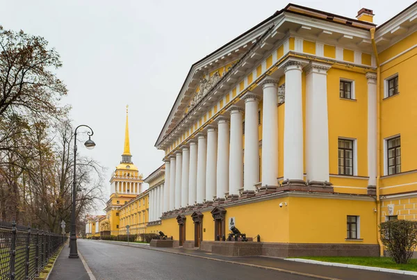 Rosja Sankt Petersburg Listopada 2017 Admiralicja Zespół Architektoniczny Położony Centrum — Zdjęcie stockowe