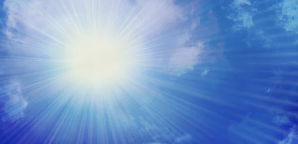 Rayos Ilustrados Luz Solar Que Fluye Sobre Cielo Azul Con —  Fotos de Stock