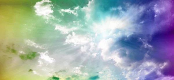Драматическое Небо Заката Тонированными Цветными Облаками Летний Сезон Rainbow Banner — стоковое фото