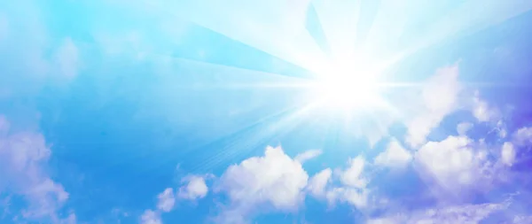 Raios Ilustrados Luz Solar Sobre Fundo Céu Azul Verão Feriado — Fotografia de Stock