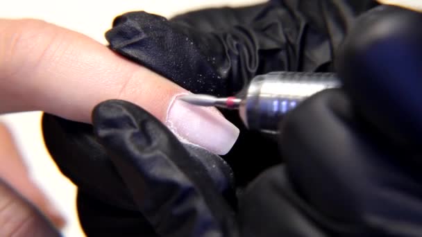 Fechar Macro Remoção Cutículas Unhas Polimento Unhas Usando Máquina Moagem — Vídeo de Stock