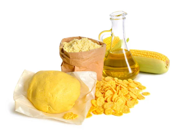 Harina de maíz con masa, copos y aceite. Aislado sobre respaldo blanco — Foto de Stock