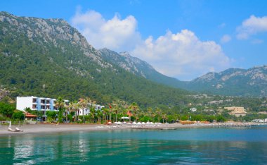 Turunc, Mugla yakınlarındaki Kumlubuk Körfezi ile deniz manzarası.