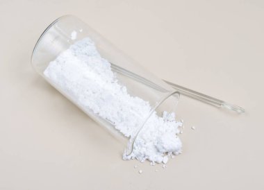 L-Tyrosine veya tyrosine sembolü Tyr veya Y veya 4 hidroksifenilalanin standart amino asitlerden biridir..