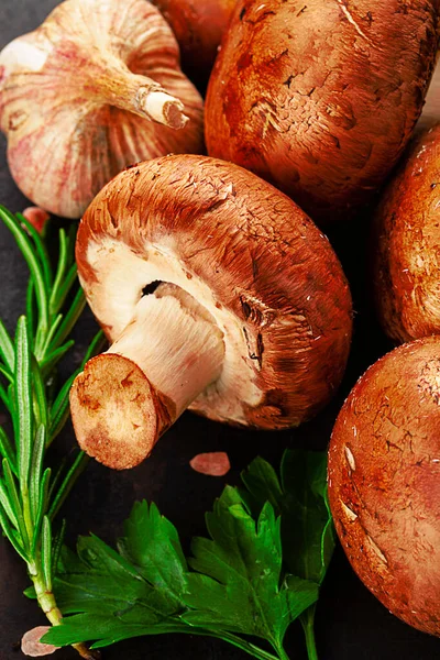 Brown Champignons Old Rustic Background — Stock Photo, Image