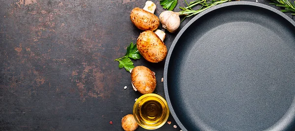 Champinjoner Och Ingrediens För Rostning Pan — Stockfoto