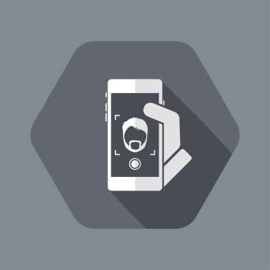 Sakallı adam bir selfie alır