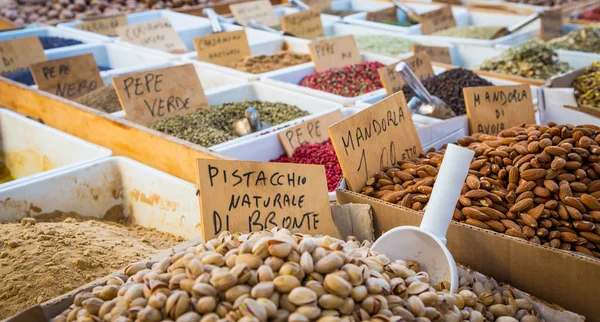 Siracusa Sicilia Italia Detalle Del Tradicional Mercado Local Pistachos Almendras —  Fotos de Stock