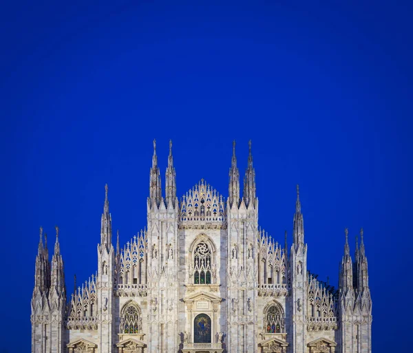 Mailand Italien April 2018 Touristen Fotografieren Zur Blauen Stunde Auf — Stockfoto
