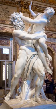 ROME, ITALY - 24 AĞUSTOS 2018: Dev Lorenzo Bernini başyapıtı, Prosperina Tecavüzü, 1622