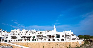 İspanya 'nın Menorca kentindeki Binimiquer Vell (Binimiquer köyü). Prestij turizmi için inanılmaz bir seyahat yeri..