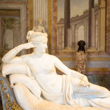 ROME, ITALY - 24 AĞUSTOS 2018: Antonio Canova 'nın Pauline Bonaparte heykelinin ayrıntıları, Villa Borghese' deki başyapıtı