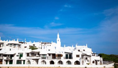 İspanya 'nın Menorca kentindeki Binimiquer Vell (Binimiquer köyü). Prestij turizmi için inanılmaz bir seyahat yeri..