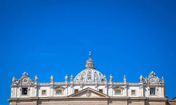 Peter Basilica Detail Blue Sky Background Copy Space Rome Vatican — Stock Photo, Image