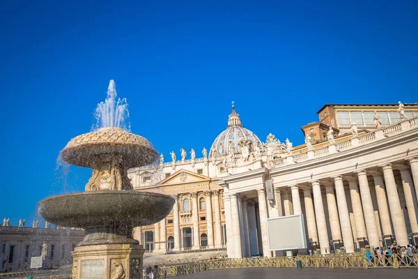 Der Petersdom Vatikan Mit Der Berühmten Kuppel Frühmorgendlichem Tageslicht Und — Stockfoto