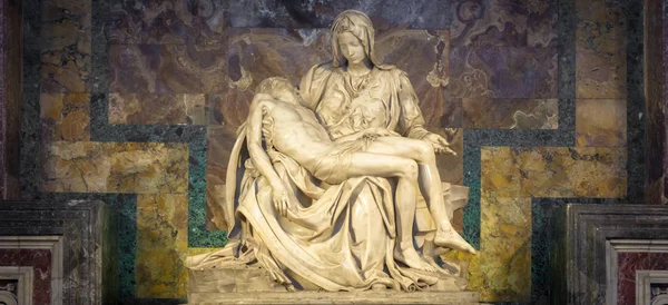 Rzym Watykan Sierpień 2018 Michelangelo Szkoda 1498 1499 Znajduje Się — Zdjęcie stockowe