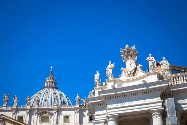 Cidade Vaticano Roma Detalhe Cúpula Igreja São Pedro Topo Colunata — Fotografia de Stock