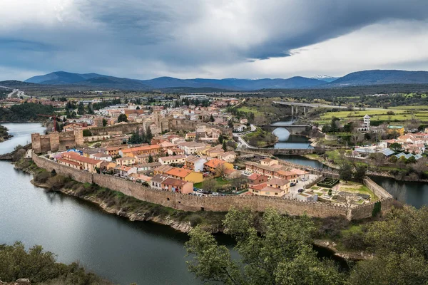 Αεροφωτογραφία Της Buitrago Del Lozoya Ένα Καλά Διατηρημένο Ιστορικό Χωριό Royalty Free Εικόνες Αρχείου