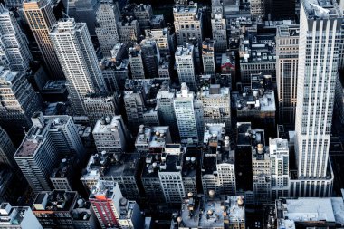 Manhattan 'ın ortasındaki binaların havadan görünüşü, New York.